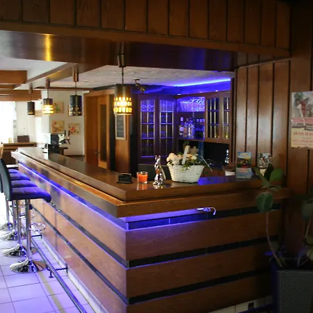 亨尼塔勒尔宾馆 3* Erflinghausen