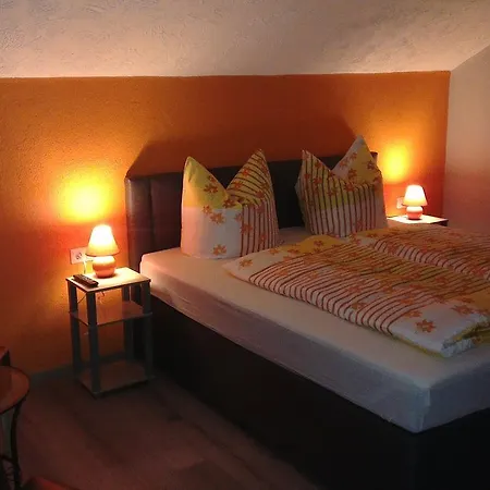 亨尼塔勒尔宾馆 宾馆